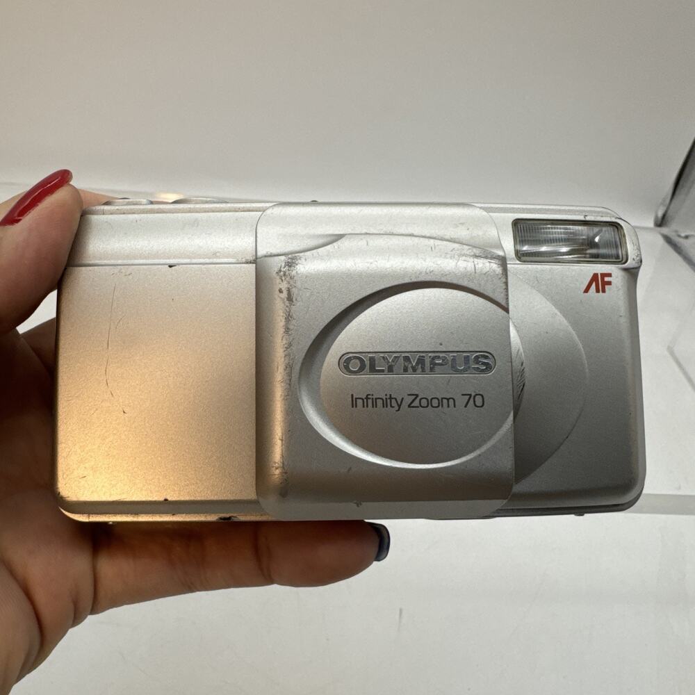 Olympus Infinity Stylus Zoom 70 AF Silver 35mm Point & Shoot Film Camera AS IS